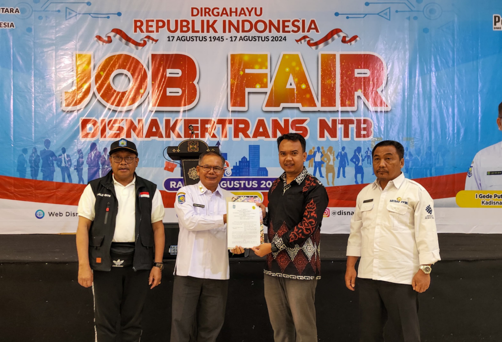 Penjabat Gubernur NTB Membuka Acara Job Fair Disnakertrans NTB dan Penandatanganan Kerjasama dengan Universitas Mataram